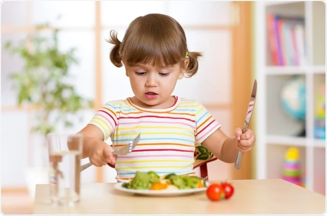 آیا کودک به اندازه کافی غذا می‌خورد